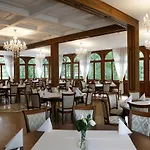 Palac Mortegi & - Restauracja Szlachecka, Spa, Basen, Sauny, Jazda Konna, Mini Zoo - Luksus, Relaks I Przyroda W Jednym! Hotel 4*