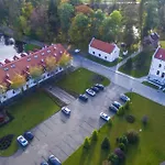 Palac Mortegi & - Restauracja Szlachecka, Spa, Basen, Sauny, Jazda Konna, Mini Zoo - Luksus, Relaks I Przyroda W Jednym! Hotel 4*
