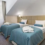 Palac Mortegi & - Restauracja Szlachecka, Spa, Basen, Sauny, Jazda Konna, Mini Zoo - Luksus, Relaks I Przyroda W Jednym! 4* Lubawa