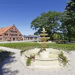Hotel Palac Mortegi & - Restauracja Szlachecka, Spa, Basen, Sauny, Jazda Konna, Mini Zoo - Luksus, Relaks I Przyroda W Jednym! Lubawa