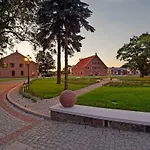 Hotel Palac Mortegi & - Restauracja Szlachecka, Spa, Basen, Sauny, Jazda Konna, Mini Zoo - Luksus, Relaks I Przyroda W Jednym!