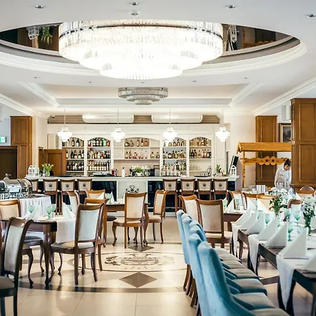 Hotell Palac Mortegi & Spa- Restauracja Szlachecka, Spa, Basen, Sauny, Jazda Konna, Mini Zoo- Luksus, Relaks I Przyroda W Jednym! 4*
