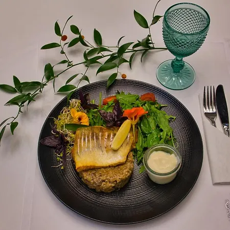 Palac Mortegi & - Restauracja Szlachecka, Spa, Basen, Sauny, Jazda Konna, Mini Zoo - Luksus, Relaks I Przyroda W Jednym! Hotell
