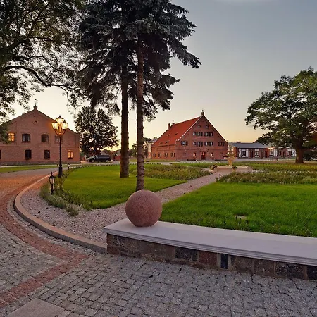 Hotell Palac Mortegi & - Restauracja Szlachecka, Spa, Basen, Sauny, Jazda Konna, Mini Zoo - Luksus, Relaks I Przyroda W Jednym!
