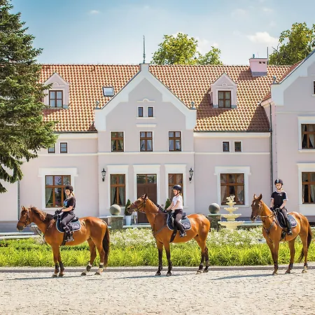 Palac Mortegi & - Konferencje Dla Biznesu - Restauracja, Spa, Basen, Sauny, Jazda Konna, Mini Zoo, Animacje Dla Dzieci - Luksus, Relaks I Przyroda W Jednym! Lubawa